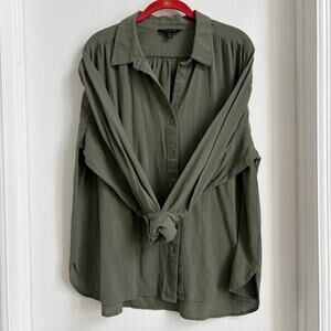 Banana Republic Green Button Up Shirt XL